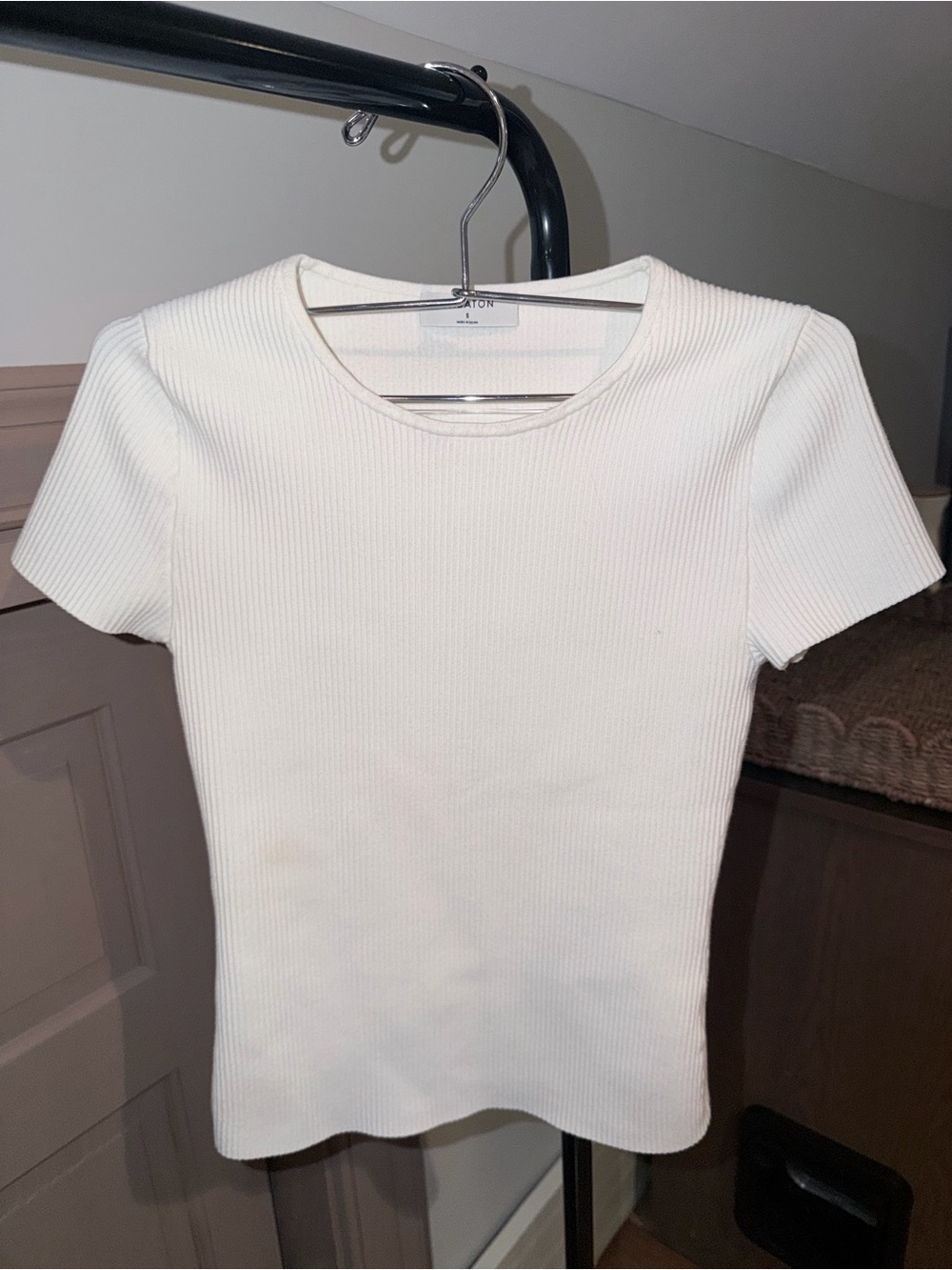 Aritzia Babaton White Ribbed Fitted Short Sleeve Top S
